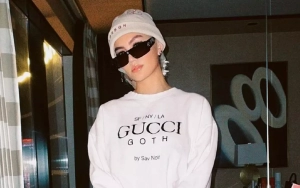Agnez Mo Tampil Kece Kenakan Batik Hadiri Acara Kelas Dunia