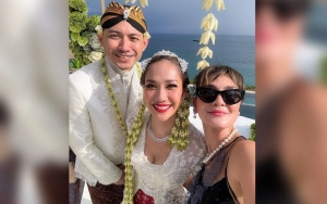 Luna Maya Menang Rebutan Buket Bunga Pernikahan BCL seketika Didoakan Menyusul