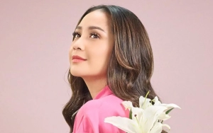 Nagita Slavina Curi Perhatian Gara-Gara Cara Unik Gendong Bayi
