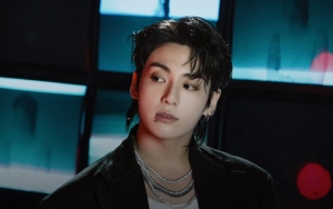 Jungkook BTS Perdana Promosikan 'Standing Next to You' di Acara Musik Jepang