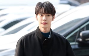 Doyoung NCT Viral Usai Pamer Foto Salak