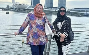 Amy Qanita Kenang Perjalanan Umrah Bareng Mendiang Ibu Jeje Govinda