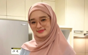 Inara Rusli Skakmat Nyinyiran soal Pakaian yang Dinilai Jomplang