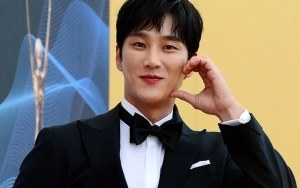 Ahn Bo Hyun Tampilkan Dua Sisi Bertolak Belakang di Still Cut 'Flex X Cop'
