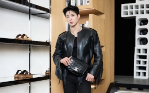 Park Bo Gum Tampil Beda dengan Riasan Mencolok di Event CELINE