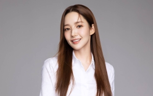 Park Min Young Picu Kekhawatiran Usai Tampil Tirus di Postingan Baru