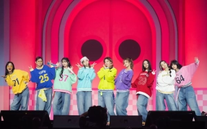 TWICE Modif Outfit Demi Tampil Sopan di Konser 'READY TO BE' Jakarta