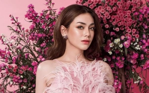 Celine Evangelista Tampil Kalem Ala ‘Gadis Kretek’ Kala Tulis Ungkapan Sarat Makna