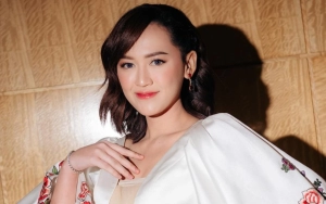 Happy Asmara Bikin Heboh Lantaran Dikira Pamer Cincin Tunangan 