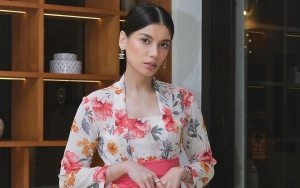 Sabrina Chairunnisa Tampil Cantik Elegan dengan Gaya Makeup Bold Bikin Pangling