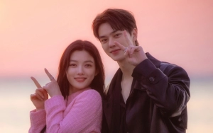 Kim Yoo Jung Dimintai Bukti Usai Janji Antar Piala Best Couple ke Song Kang