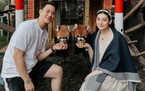 Billy Davidson Pajang Wajah Cantik Sang Bayi Usai Istri Melahirkan Anak Kedua
