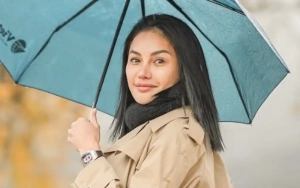 Nikita Mirzani Curhat Dua Jam Terjebak di Pesawat Gara-Gara Kendala Mesin