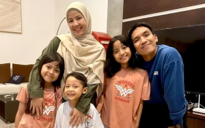 Desta Diduga Perlakukan Natasha Rizky Secara Spesial di Tengah Kabar Liburan Bareng