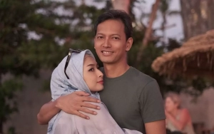 Fedi Nuril Akui Bangun Rumah Tangga Harmonis Tak Mudah Kala Rayakan Anniv Pernikahan