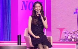 Yoona SNSD Sengaja Dandan Ala Karakter 'King the Land' di APAN Star Awards 2023