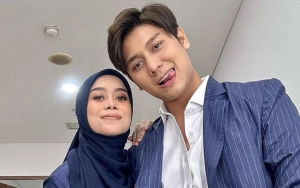 Lesti Kejora Nangis-Nangis di Pangkuan Rizky Billar saat Umrah