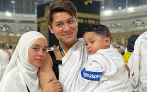 Etika Putra Lesti Kejora dan Rizky Billar Disanjung saat Foto Bareng Fans di Mekkah