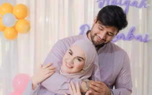 Irish Bella Asyik Nongkrong Pinggir Jalan usai Ngaku Siap Cerai dengan Ammar Zoni