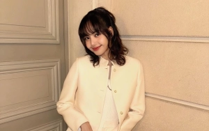 Lisa BLACKPINK Pakai Barang dengan Inisial Terduga Pacar