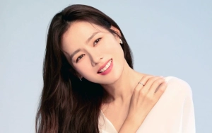 Son Ye Jin Diam-Diam Kunjungi Penampungan Bayi Terlantar