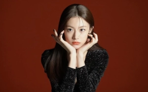 Gaya Go Yoon Jung Pakai Scrub Suits di Bocoran 'Resident Playbook' Disambut Heboh