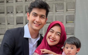 Mertua Ria Ricis Bereaksi Mengejutkan Usai Dituding Terlalu Campuri Pernikahan Anak