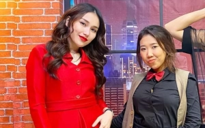 Ayu Ting Ting Semringah Temui Kiky Saputri usai Momen Lamaran Bocor