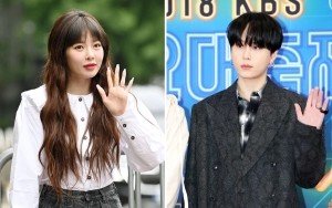 HyunA dan Yong Jun Hyung Keciduk Gandengan Tangan saat Kencan di Mal