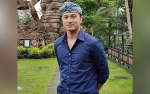 Nicholas Saputra Pamer Vibes Beda saat Nyoblos Pakai Outfit Serba Hitam