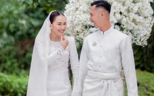 Ayu Ting Ting Malu-Malu Perlihatkan Hadiah Valentine dari Calon Suami Lettu