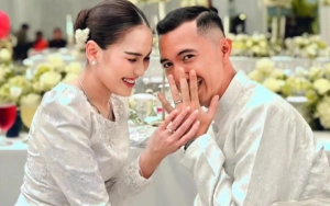 Attitude Calon Suami Ayu Ting Ting Dipuji saat Diajak Foto Jelang Tugas di Papua