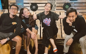 Desta Kena Sentil saat Enzy Storia Reuni Bareng Vincent Rompies dan Hesti Purwadinata