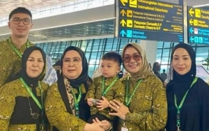 Nikita Willy Tampil Cantik Saleha saat Gendong Baby Issa di Sela-Sela Umrah