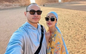 BCL Kenang Kepergian 4 Tahun Ashraf Sinclair dengan Lakukan Ziarah Ditemani Suami Baru