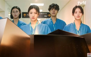 Drama Go Yoon Jung 'Resident Playbook' Direspons Negatif Imbas Mogok Kerja Dokter Residen