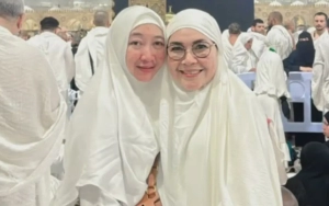 Ibu Ayu Ting Ting Rekam Diam-Diam Kebaikan Sang Calon Besan saat Umrah Bareng
