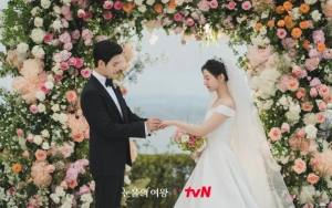 Poster Kim Soo Hyun & Kim Ji Won di 'Queen of Tears' Picu Rasa Khawatir