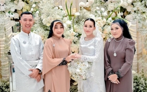 Ayu Ting Ting Ngode Senyum Tegar saat Sosok Diduga Kakak Calon Suami Bongkar Fakta Mengejutkan