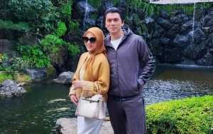 Syahrini Pamer Momen Family Dinner Rayakan Ultah Nikah Tanpa Keluarga Reino Barack