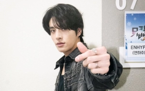 Jake ENHYPEN Tepati Janji Belikan Fans Item Prada dengan Kartu Minion