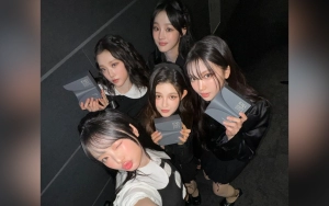 NewJeans Dikira Kompakan Pamer Tato Imut di Acara Korean Music Awards 2024