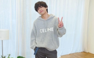 V BTS Asyik Merokok dan Pamer Tindik Baru di Foto Konsep 'FRI(END)S'