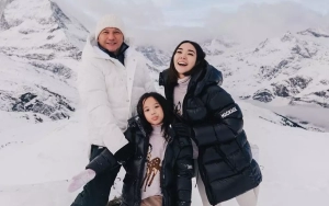 Gading Marten Rela Pakai Aksesoris Mirip Wanita Demi Kembaran dengan Gempi dan Eks Istri