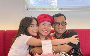Mama Fuji An Mendadak Lebih Sita Perhatian Kala Tampil dengan Gaya Hijab Beda dari Biasanya
