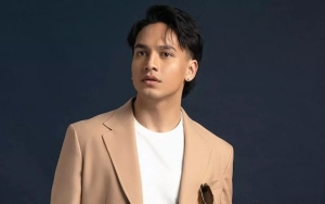 Jefri Nichol Dibuat Tampil Beda Drastis dari Biasanya Kala Memakai Busana Karya Desainer Ternama