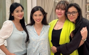 Dian Sastro Semringah Rayakan Ultah ke-42 Bareng Geng 'AADC' 