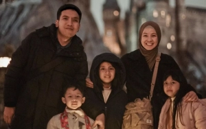 Desta Nonton Bareng Anak usai Menangis Didoakan Bersatu Lagi dengan Natasha Rizky