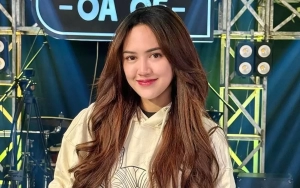 Happy Asmara Tulis Caption Menggelitik Kala Pamer Paras Cantiknya dengan Penampilan Gonjreng 