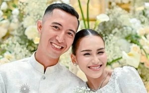 Ayu Ting Ting Perdana Foto Bareng 3 Kakak Cantik Lettu Fardhana bak Sister Goals